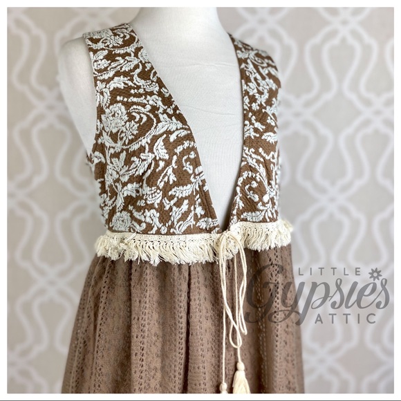 A’reve Tapestry Tunic Layering Vest - Picture 2 of 13